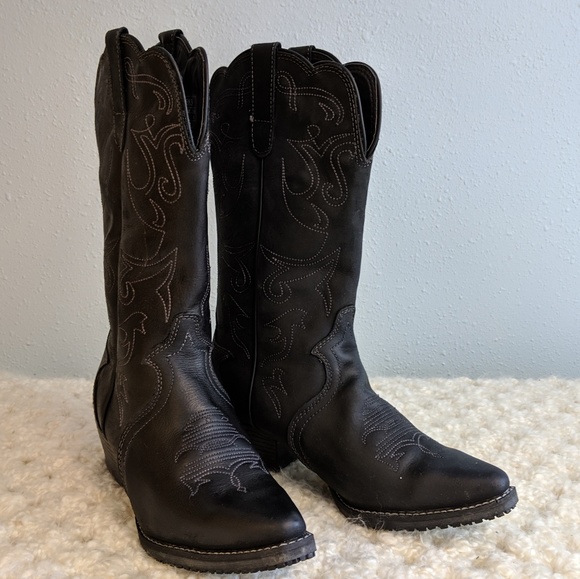 black slip resistant cowboy boots